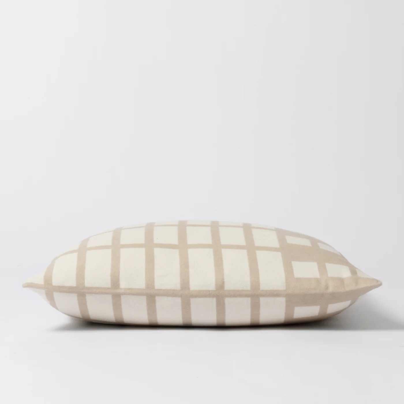 Sjakk Beige Rectangle Cushion - Image 3