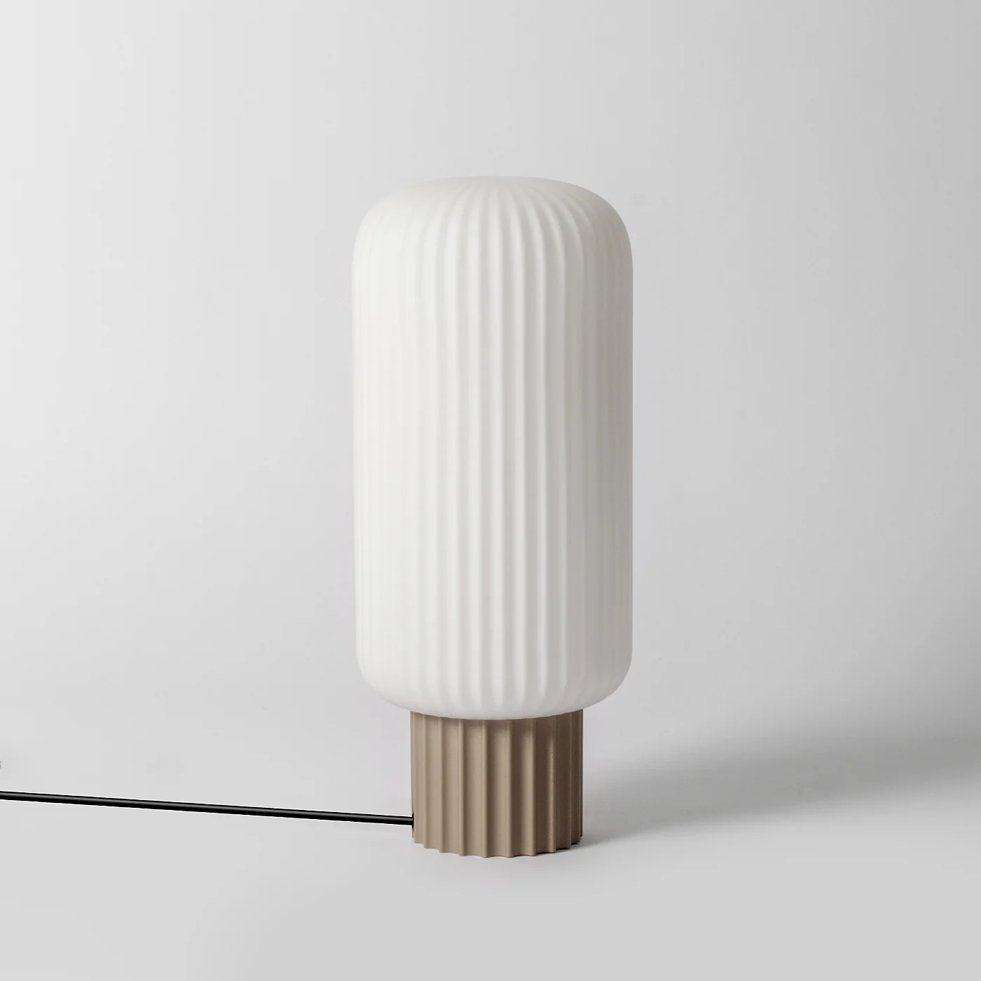 Tuva White Glass Table Lamp - Image 6